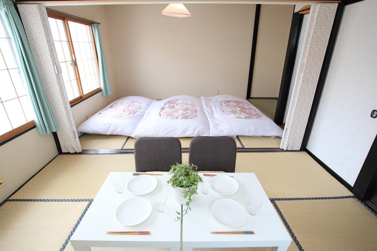 Fujiyama Base Bed & Breakfast ฟูจิโยชิดะ ภายนอก รูปภาพ