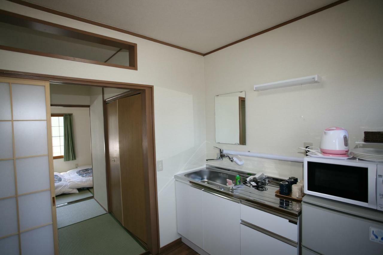 Fujiyama Base Bed & Breakfast ฟูจิโยชิดะ ภายนอก รูปภาพ